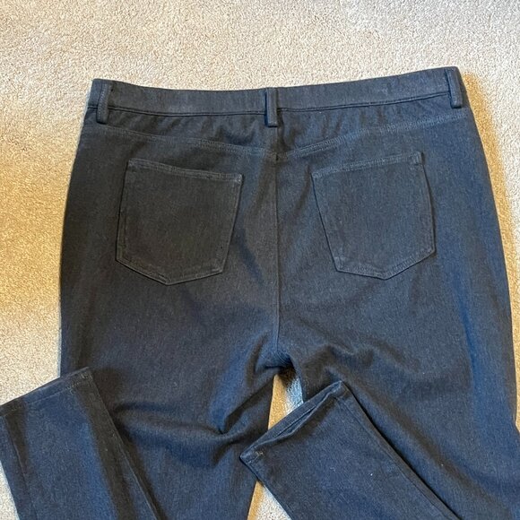 Uniqlo Gray Elastic Waist Pull-On Pants – Size XL, Great Condition - Picture 6 of 8